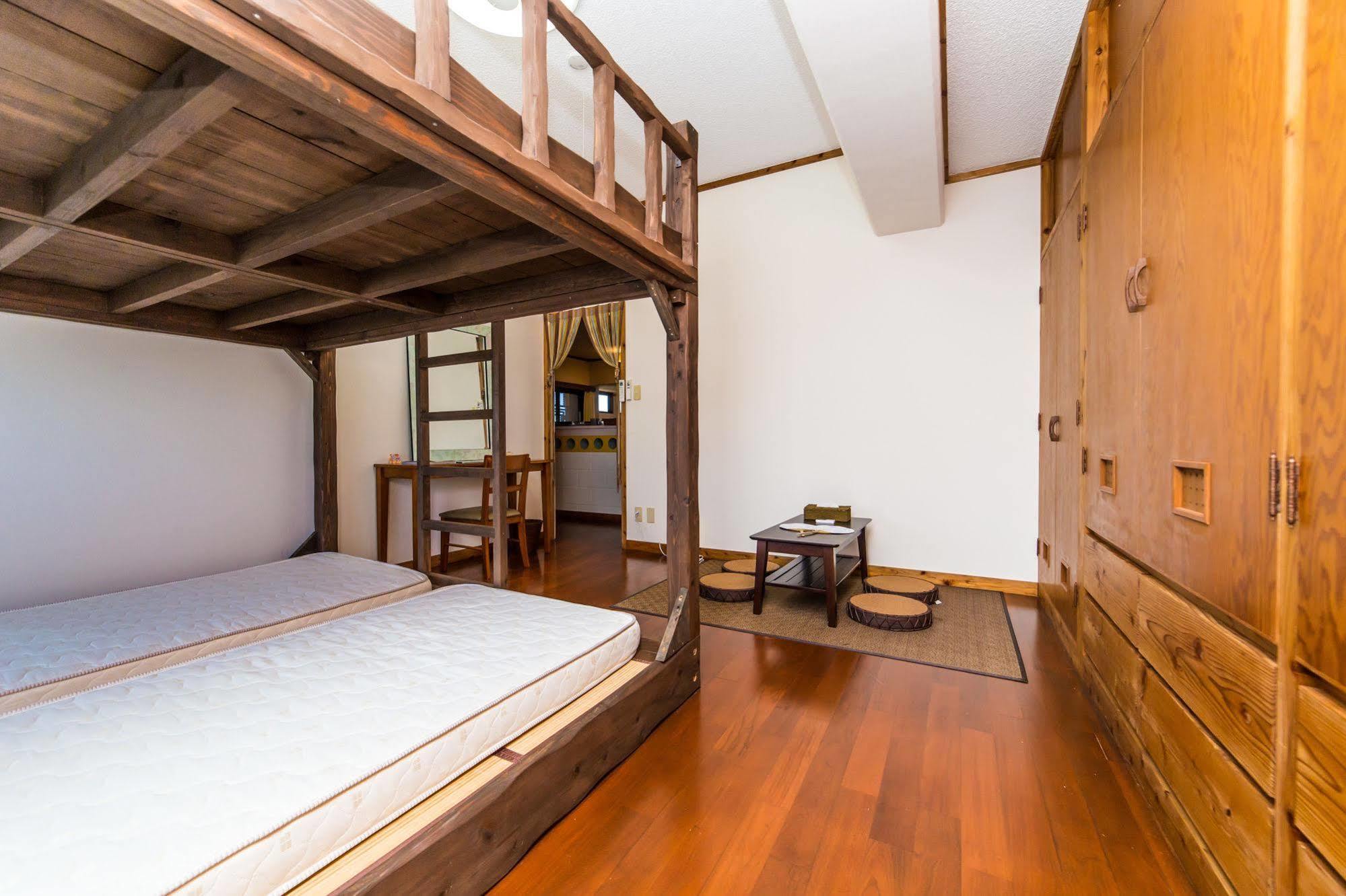All Friends Guest House Nago Bagian luar foto